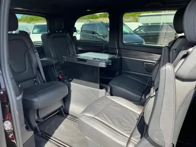 Mercedes-Benz V 250