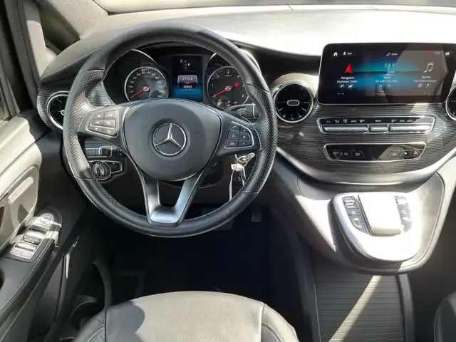 Mercedes-Benz V 250