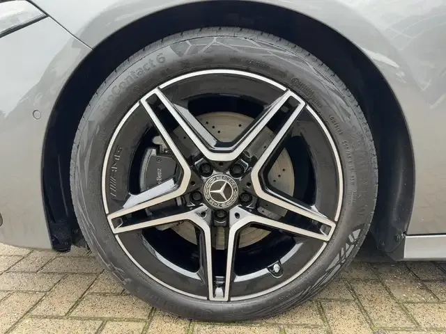 Mercedes-Benz A 220