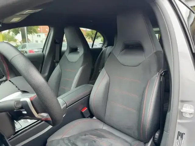 Mercedes-Benz A 220