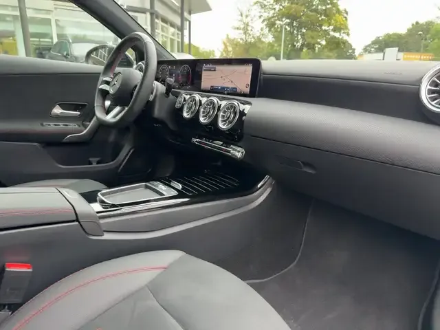Mercedes-Benz A 220