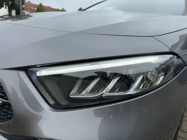 Mercedes-Benz A 220