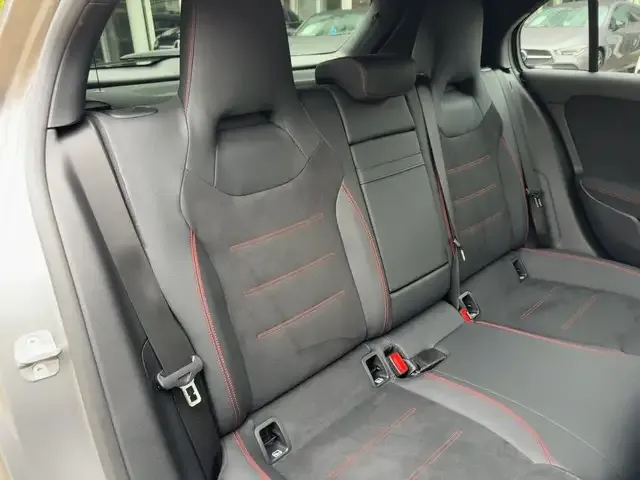 Mercedes-Benz A 220