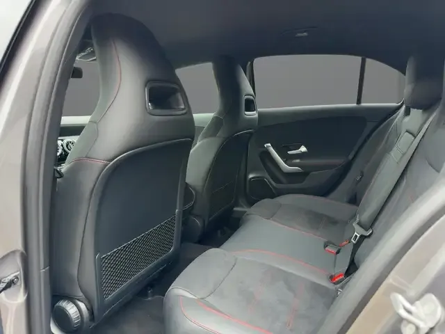 Mercedes-Benz A 220