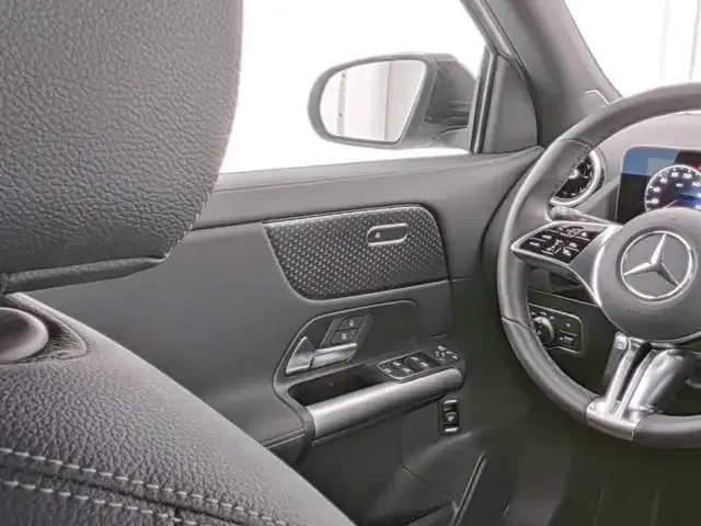 Mercedes-Benz GLA 180