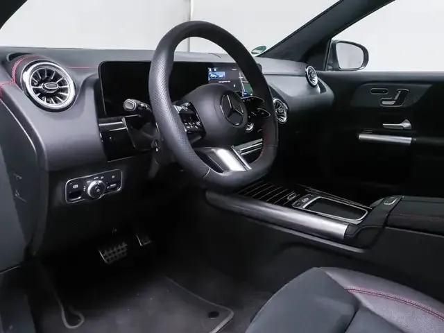 Mercedes-Benz EQA 300