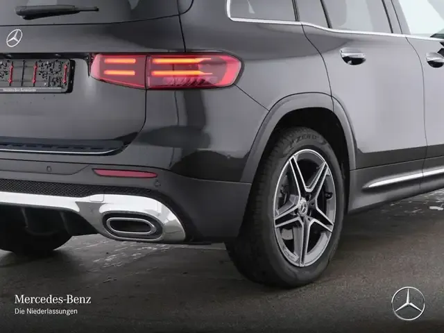 Mercedes-Benz GLB 180