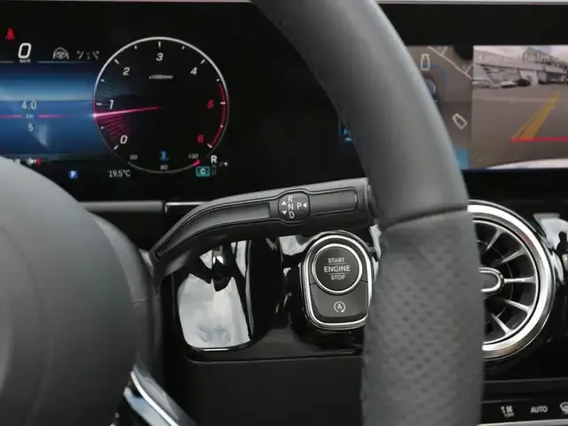 Mercedes-Benz GLA 220