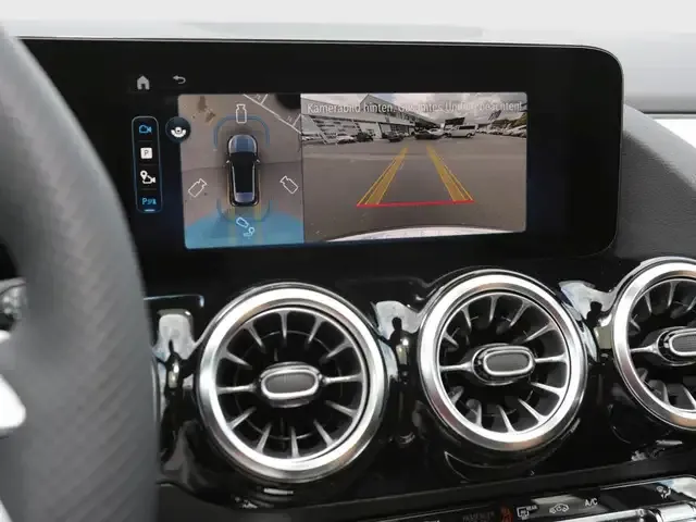 Mercedes-Benz GLA 220