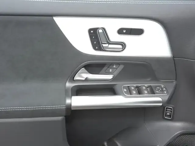 Mercedes-Benz GLA 220