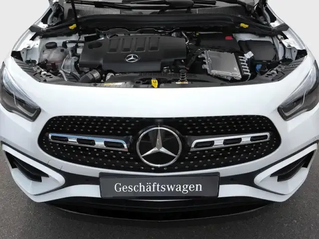 Mercedes-Benz GLA 220