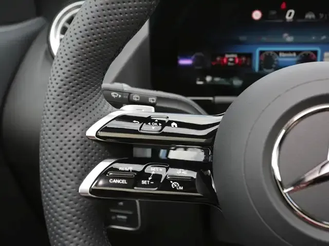 Mercedes-Benz GLA 220