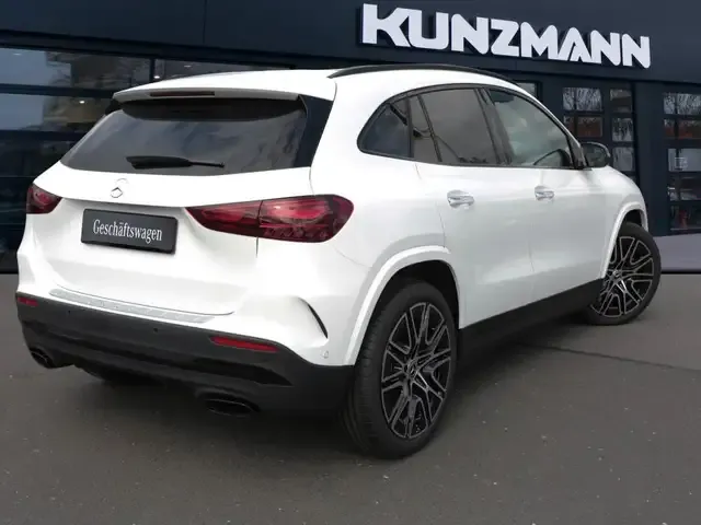 Mercedes-Benz GLA 220