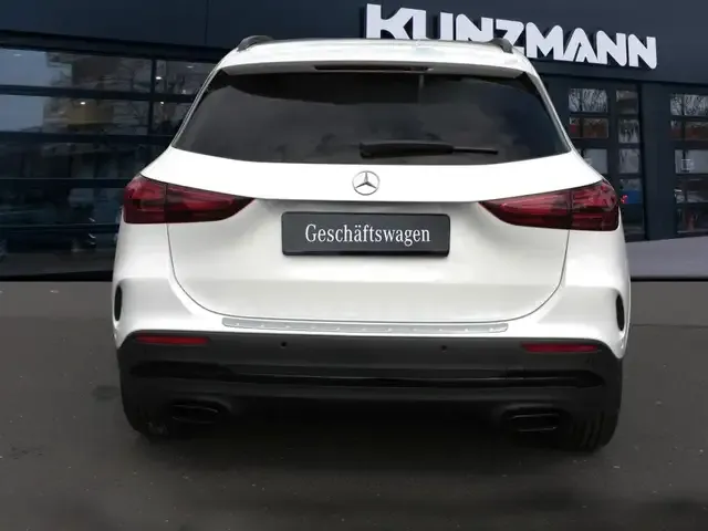 Mercedes-Benz GLA 220