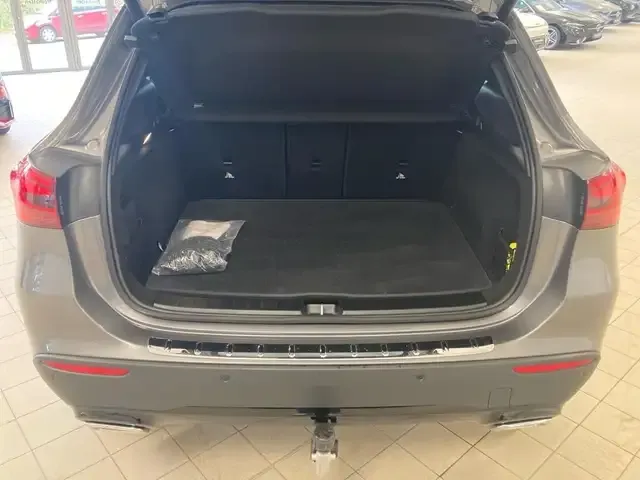 Mercedes-Benz GLA 180