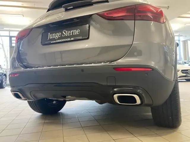 Mercedes-Benz GLA 180