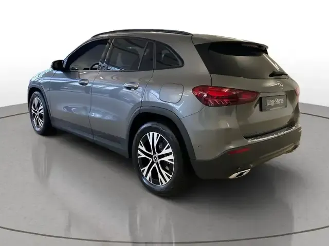 Mercedes-Benz GLA 180