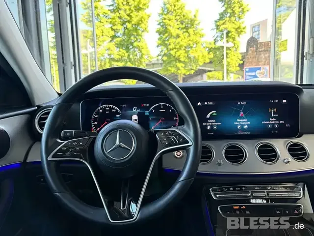 Mercedes-Benz E 220