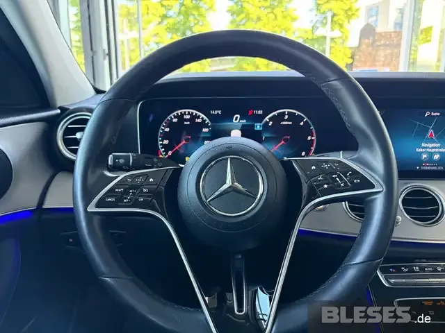 Mercedes-Benz E 220