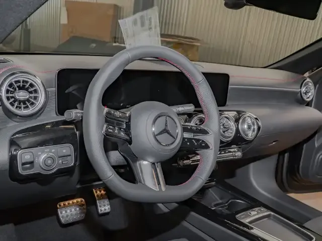 Mercedes-Benz CLA 180