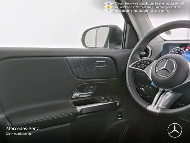 Mercedes-Benz GLB 220