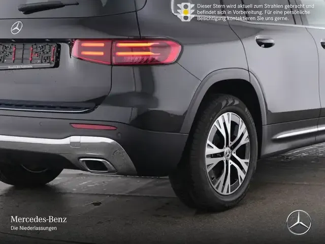 Mercedes-Benz GLB 220
