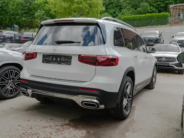 Mercedes-Benz GLB 200