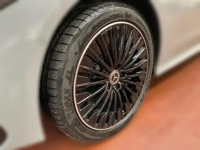 Mercedes-Benz CLE 300