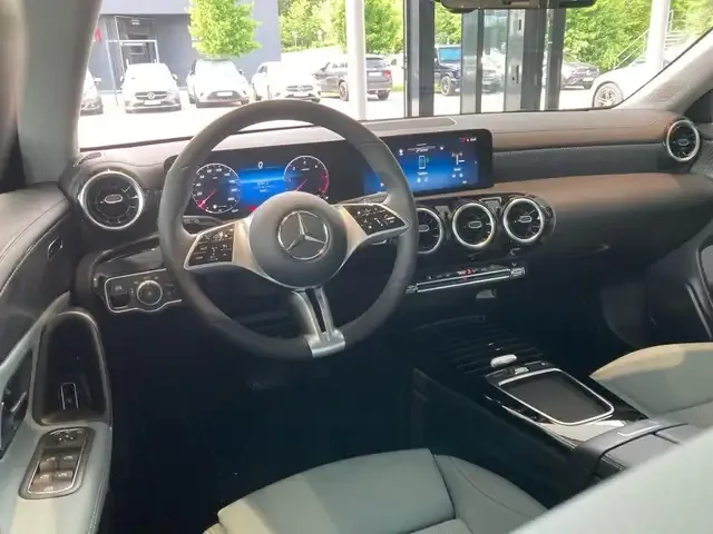 Mercedes-Benz CLA 180