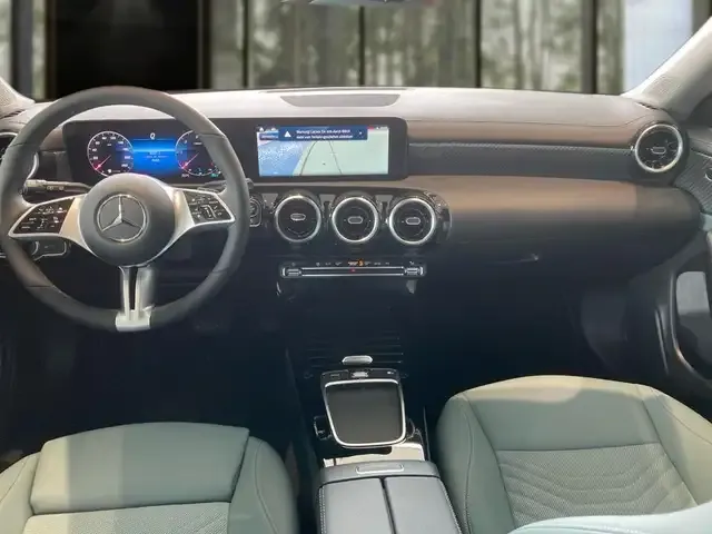 Mercedes-Benz CLA 180