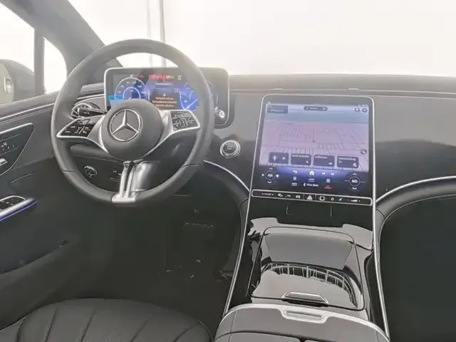 Mercedes-Benz EQE 300