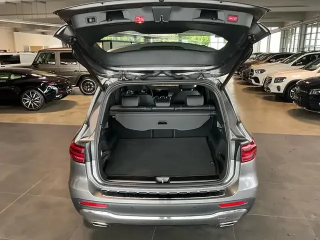 Mercedes-Benz GLB 200