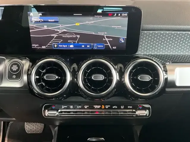 Mercedes-Benz GLB 200