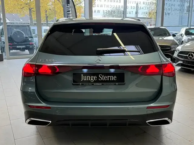 Mercedes-Benz E 300