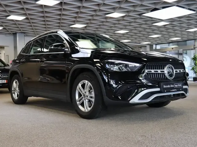 Mercedes-Benz GLA 180