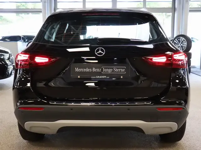 Mercedes-Benz GLA 180