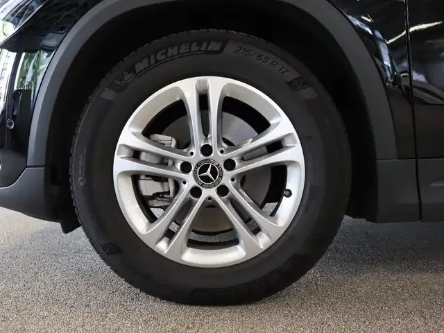 Mercedes-Benz GLA 180