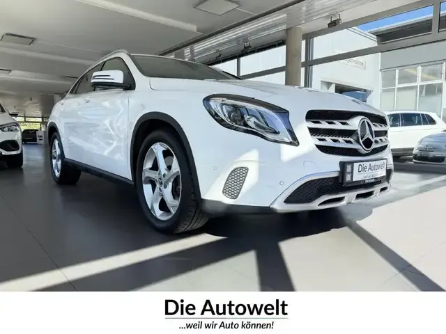Mercedes-Benz GLA 220