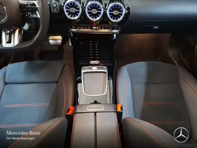 Mercedes-Benz CLA 35 AMG