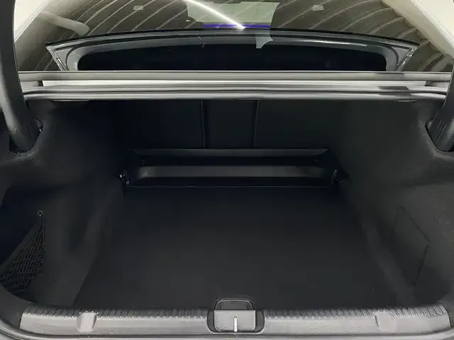 Mercedes-Benz EQE 300