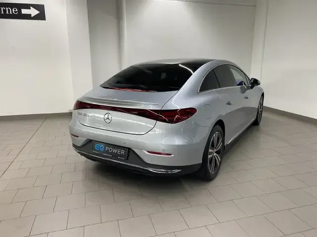 Mercedes-Benz EQE 300