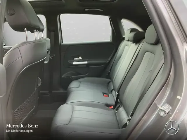 Mercedes-Benz B 220