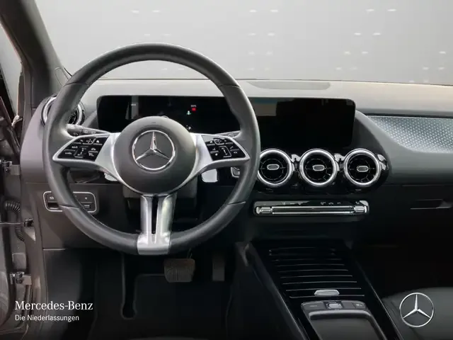 Mercedes-Benz B 220