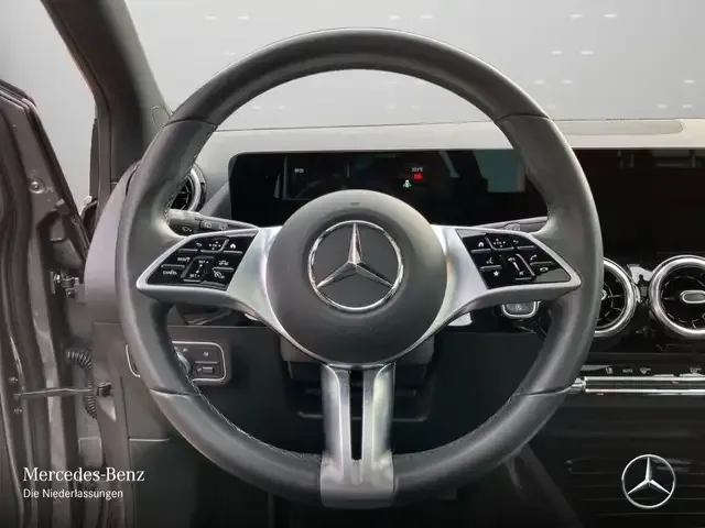 Mercedes-Benz B 220