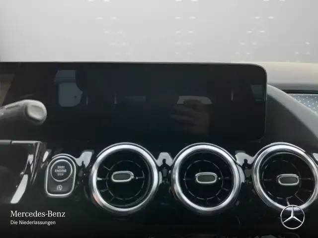 Mercedes-Benz B 220