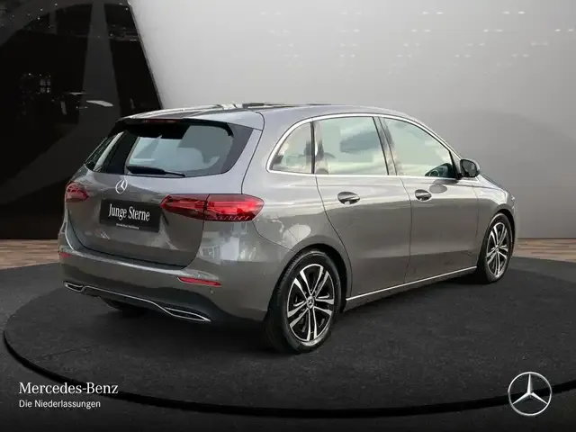Mercedes-Benz B 220
