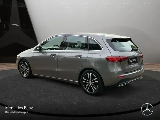 Mercedes-Benz B 220