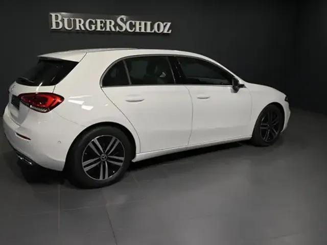 Mercedes-Benz A 220