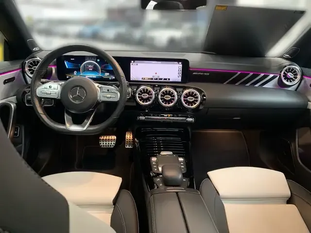 Mercedes-Benz CLA 45 AMG