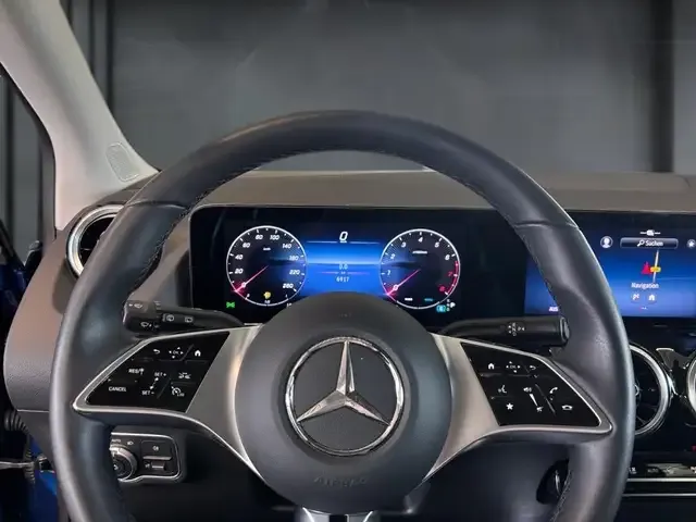 Mercedes-Benz B 180